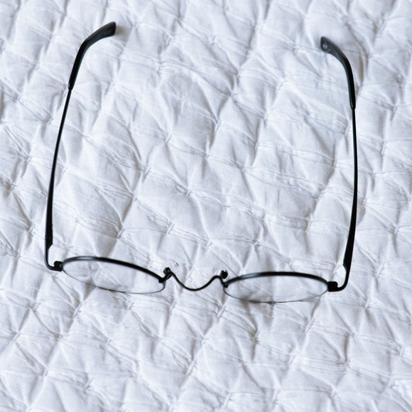 Black Round Non-Prescription Glasses - Picture 3 of 3